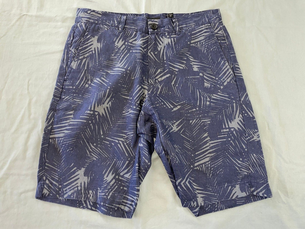Vince Slim Fit Griffith Flat Front 100% Hemp Chino Shorts. Gray Floral, 28. NWOT